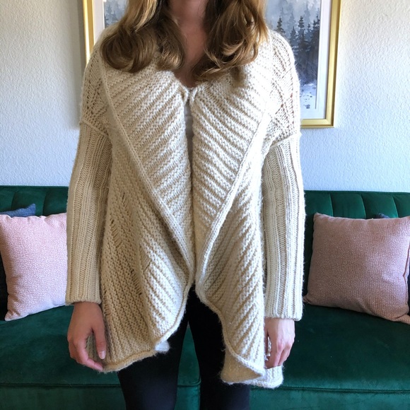 Anthropologie Sweaters - Anthropologie The Cue Cher Qu Cable Knit Cardigan
